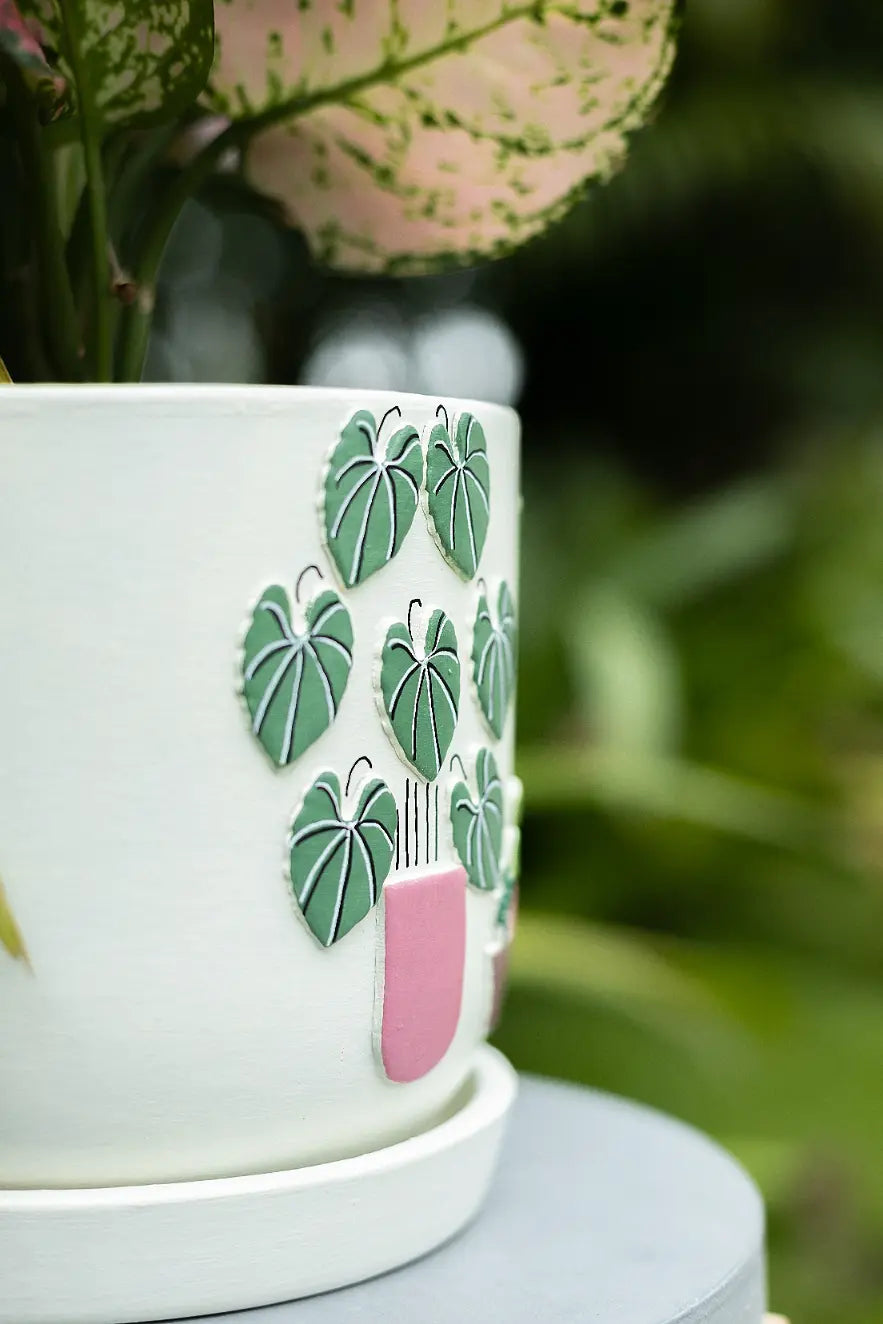 3D Embossed Planter (off-white) - 6 Inches