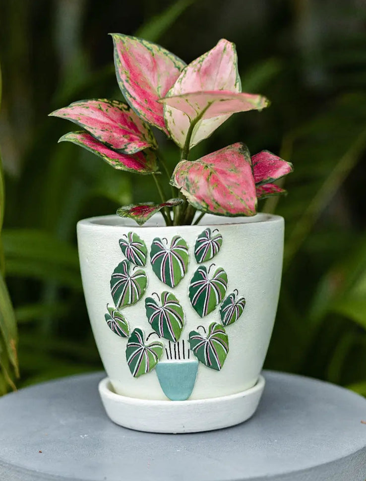 3D Embossed Planter off white 4.5 Inches Small Ceramic Look Art Accent Pieces