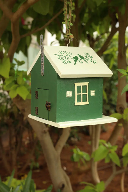 Chirpy Hut Birdhouse Bird Feeder for Garden Outdoor Planters Layout
